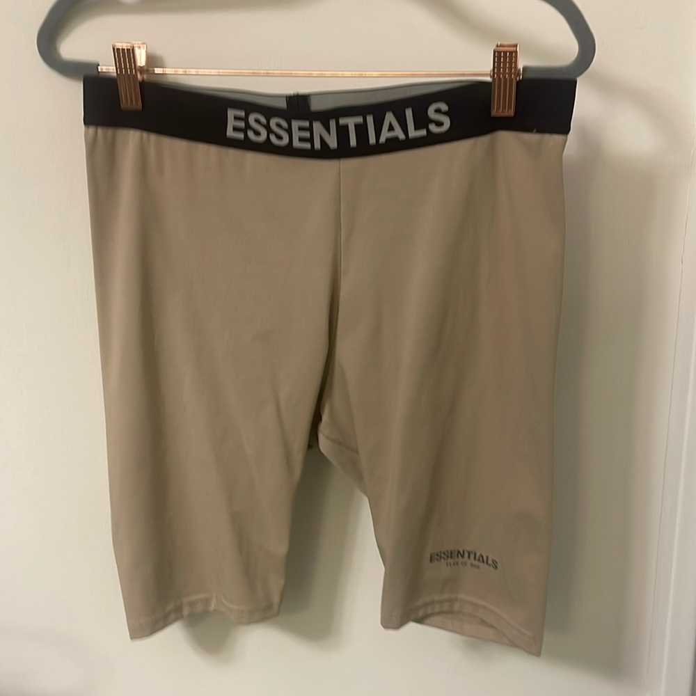 Women’s essential fear of god biker shorts